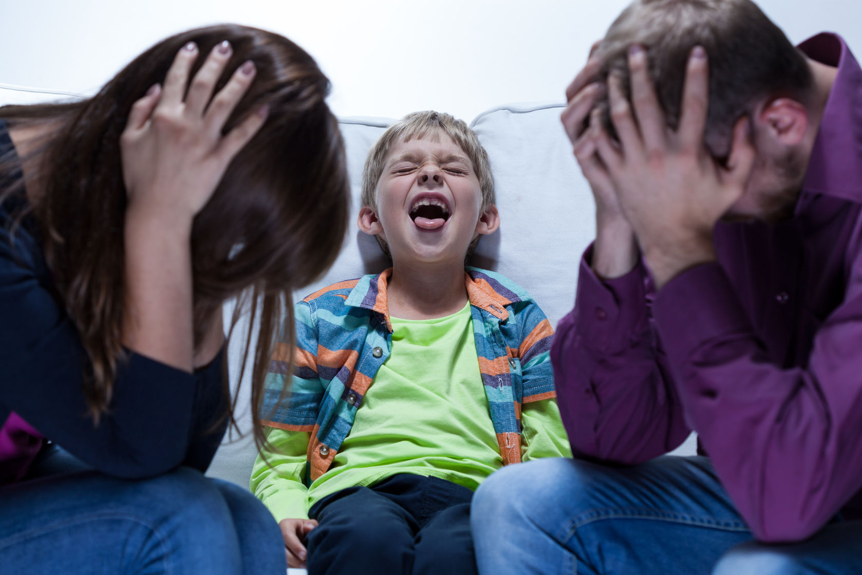 Ребенок обижается на любое замечание и это стало проблемой - 4 совета психологов, консультации