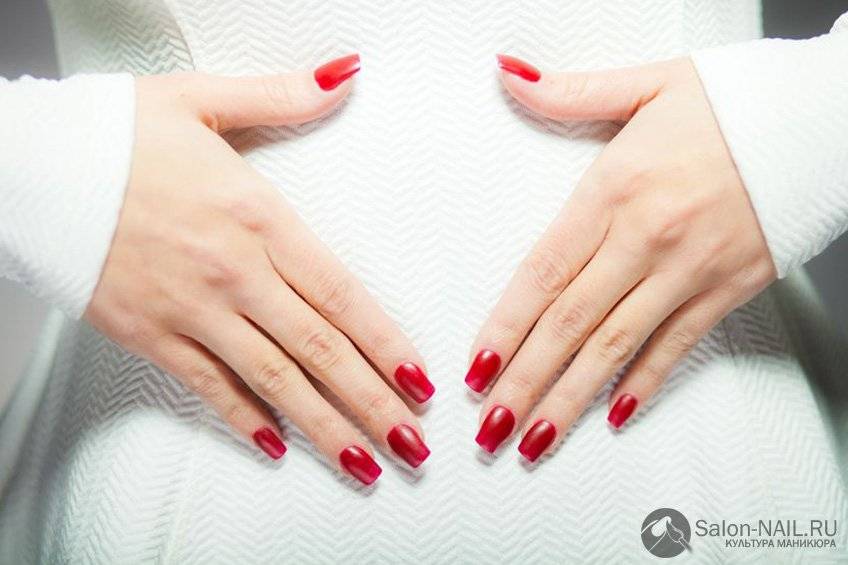 Гель-лак при беременности: вреден ли шеллак для ногтей на ранних или поздних сроках, какой вид маникюра применять и почем устоит отказаться от наращивания ногтей