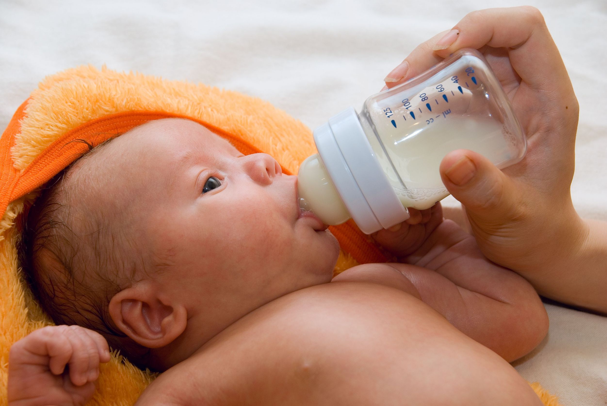 Смешанное вскармливание новорожденного: как правильно кормить?