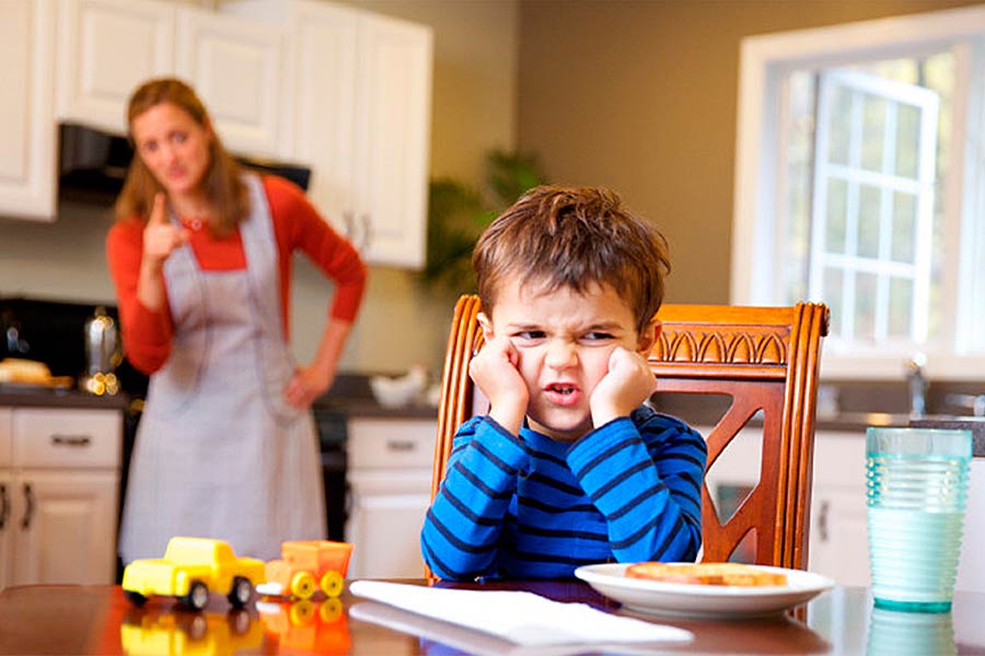 Что делать, если ребенок не слушается родителей - как добиться дисциплины