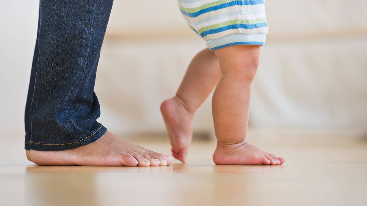 Ребенок ходит на носочках, причины? | уроки для мам
