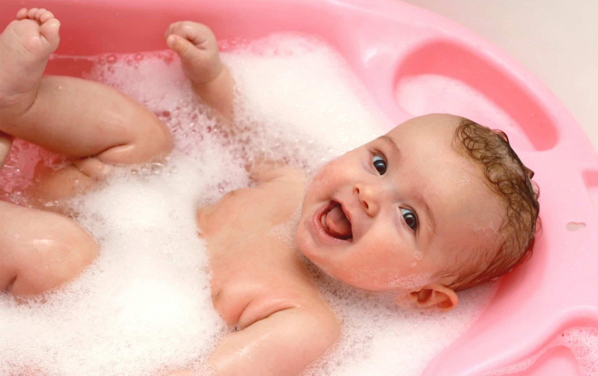 Правильное купание ребенка до года – это должна знать каждая мама