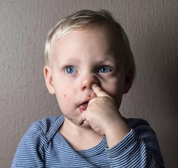 Пять способов отучить ребёнка ковырять в носу