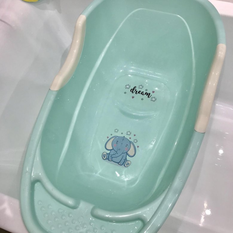 Какую ванночку выбрать для новорожденного