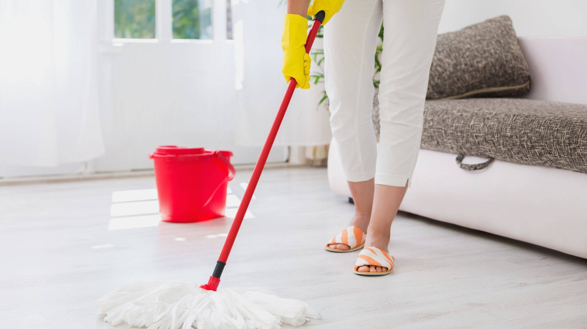 Уборка в доме во время беременности: можно ли мыть полы руками, пылесосить, мыть окна и протирать пыль на высоте