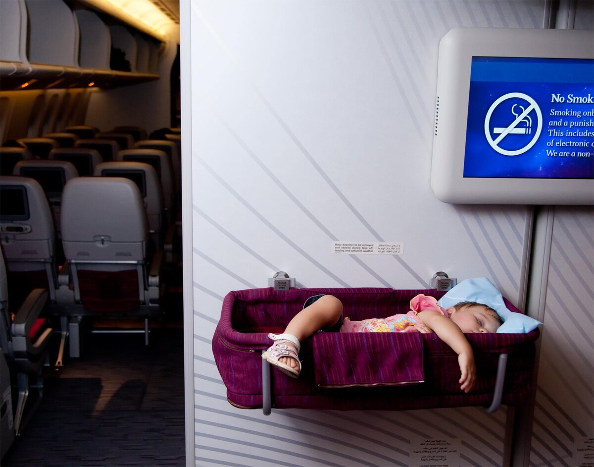 20 советов для авиапутешествия с малышом в самолете