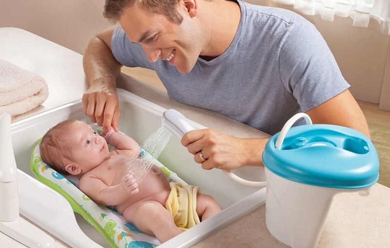 Как купать новорожденного - основные правила.
