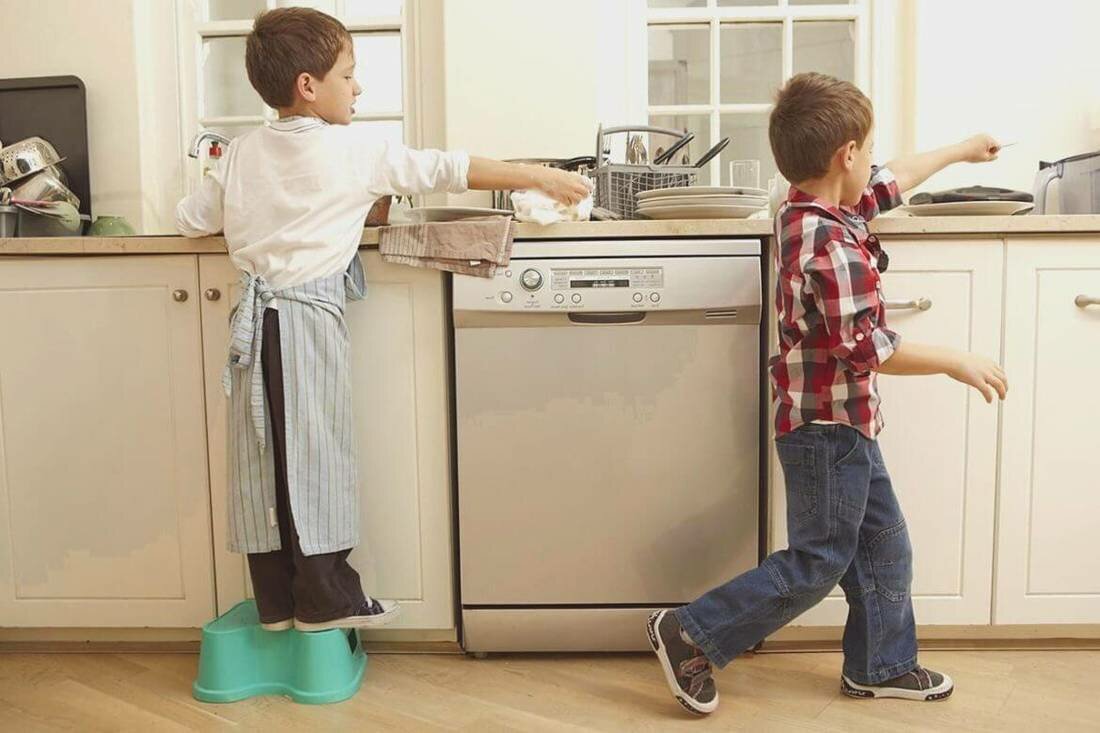 Как приучить ребенка к домашним обязанностям | уроки для мам