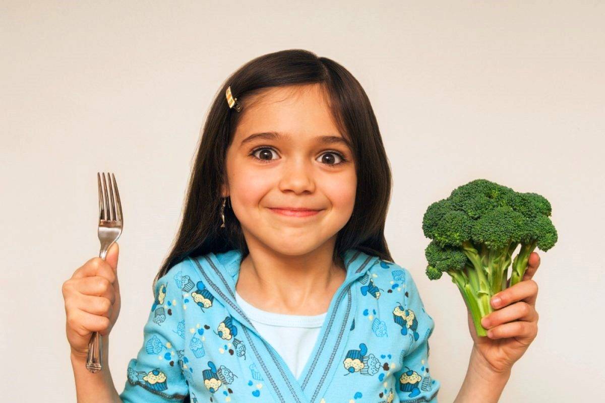 Ребенок не ест овощи: как приучить?